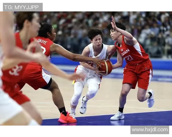 印第安纳狂热与火花的激烈对决展现女篮风采与竞争魅力