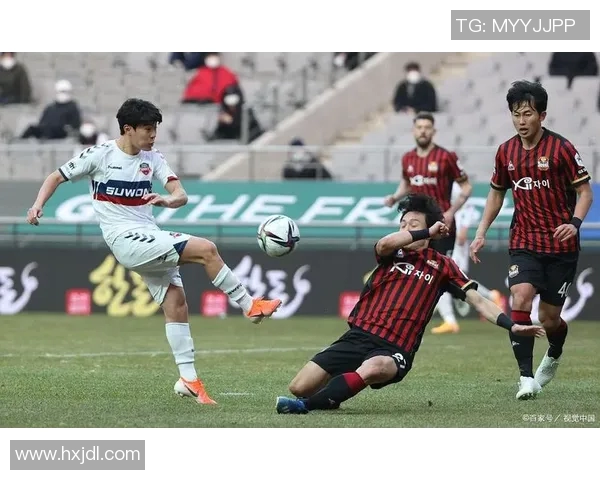 城南足球俱乐部与富川FC的激烈对决引发球迷热情高涨